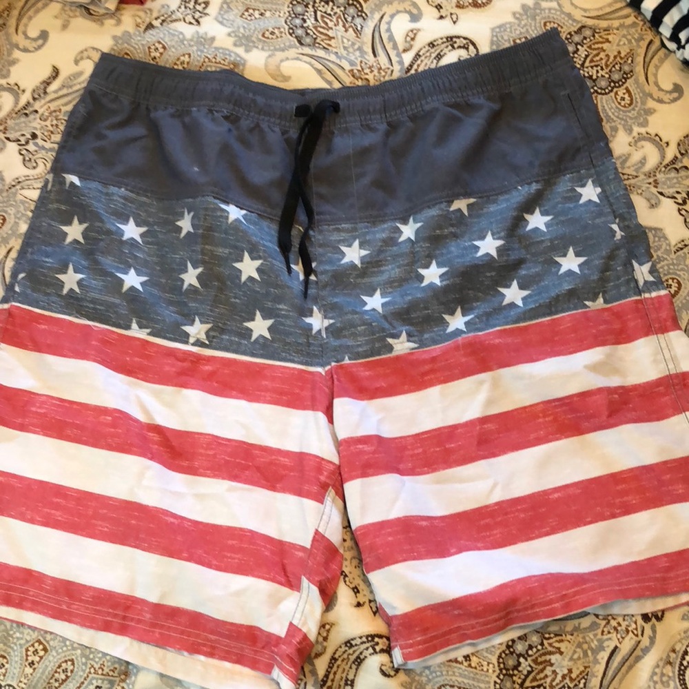 Men’s patriotic swim trunks. NWT.